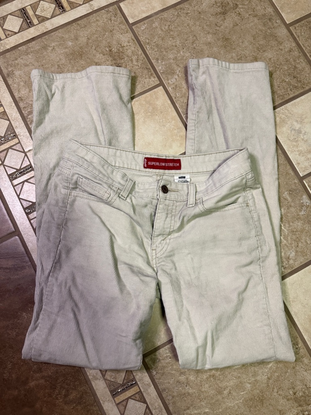 Superlow Stretch Levi’s Light Beige Corduroy Pants